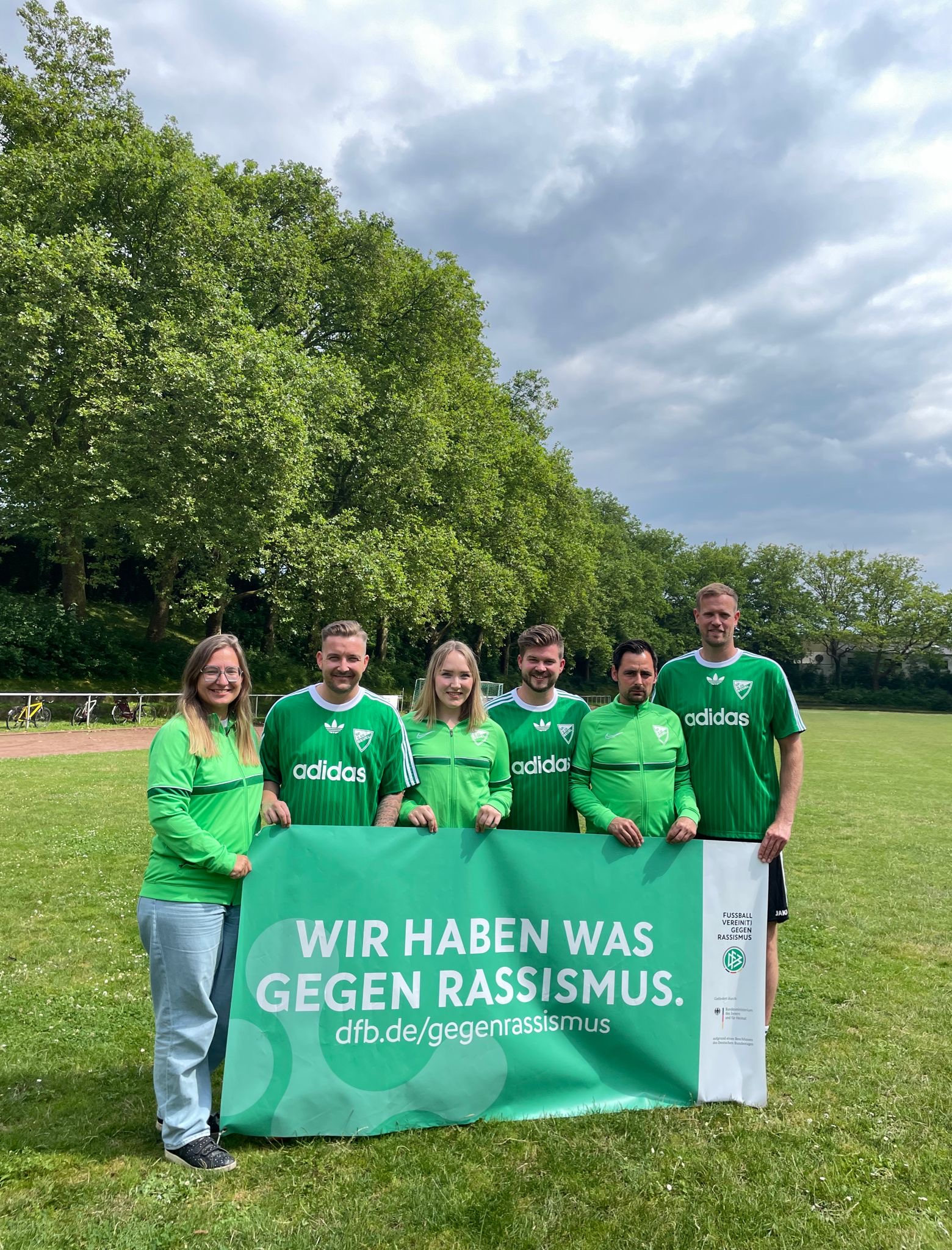 Das Team hinter dem Team steht